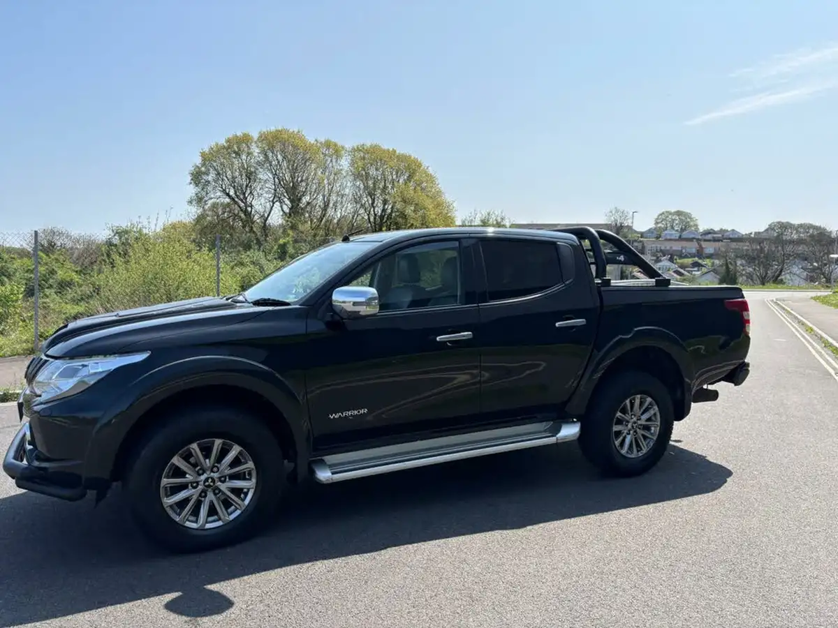 2017-mitsubishi-l200-24di-d-warrior-178bhp-eu6-auto-big-18