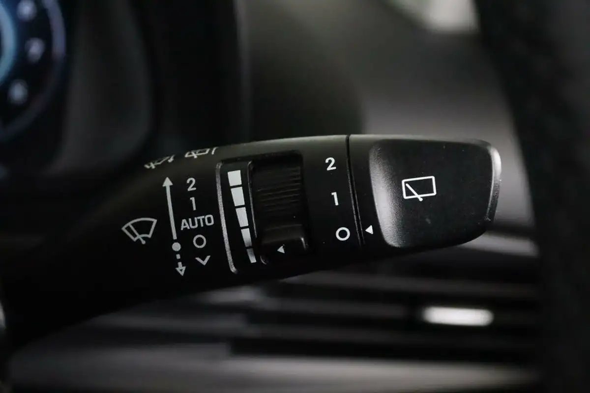 2023-hyundai-bayon-10-t-gdi-premium-100ps-dct-big-19