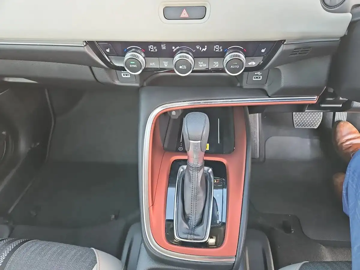 2023-honda-hr-v-15-i-mmd-advance-style-big-29