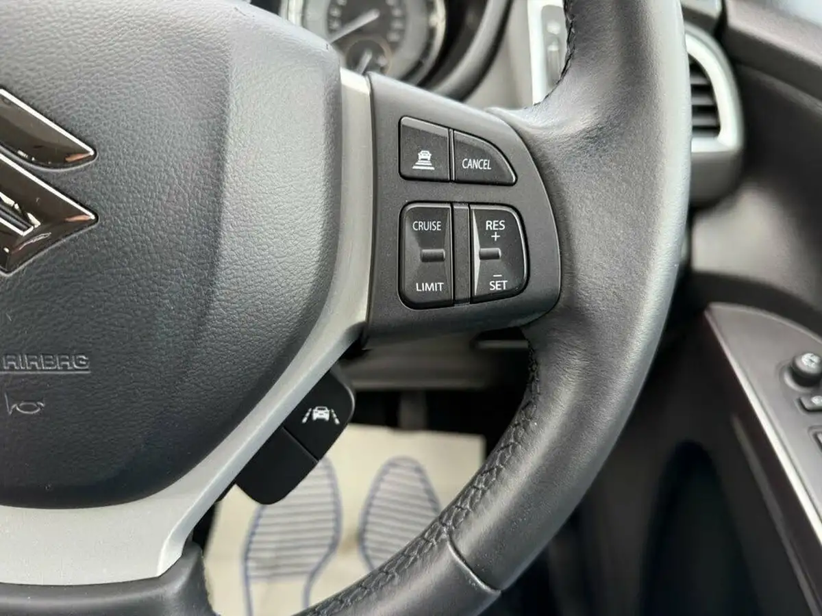 2022-suzuki-s-cross-14-boosterjet-motion-big-24