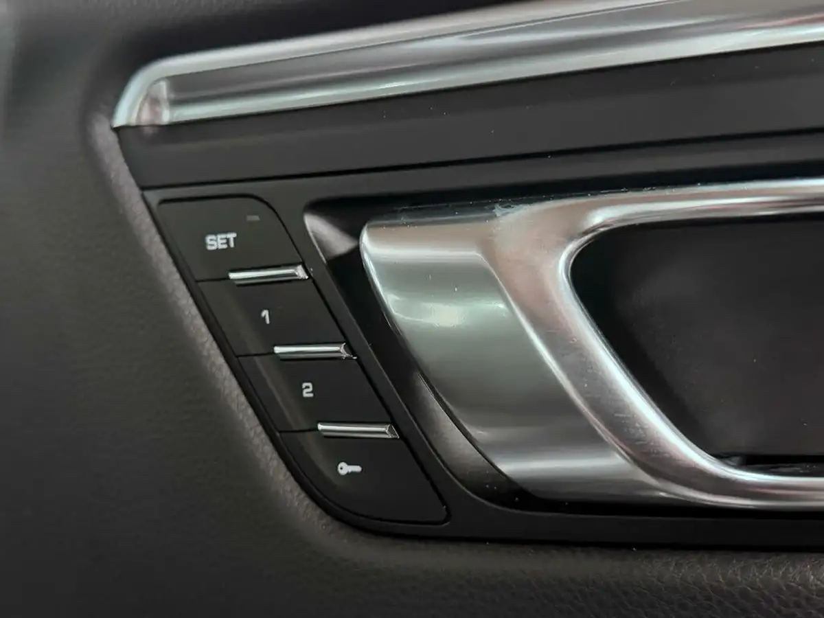 2023-porsche-macan-20-big-20