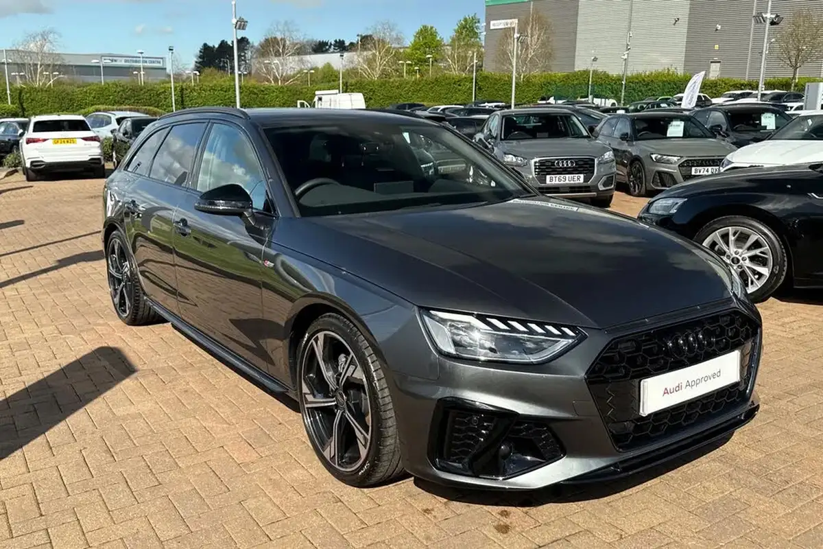 2024-audi-a4-avant-20-35-tdi-black-edition-big-24