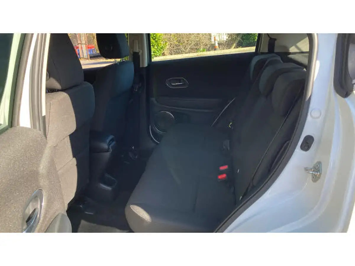 2015-honda-hr-v-15-i-vtec-se-big-15