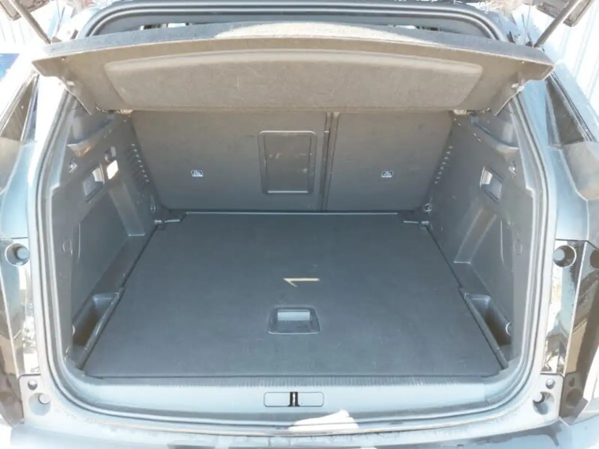 2024-peugeot-3008-suv-12-puretech-gt-136ps-hybrid-e-dsc6-big-7