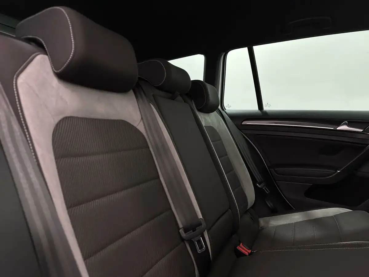 2016-volkswagen-golf-20-tsi-r-4x4-bmtss-estate-5d-dsg-big-39