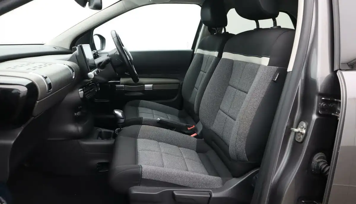 2020-citroen-c4-cactus-12-puretech-flair-130ps-eat6-big-14