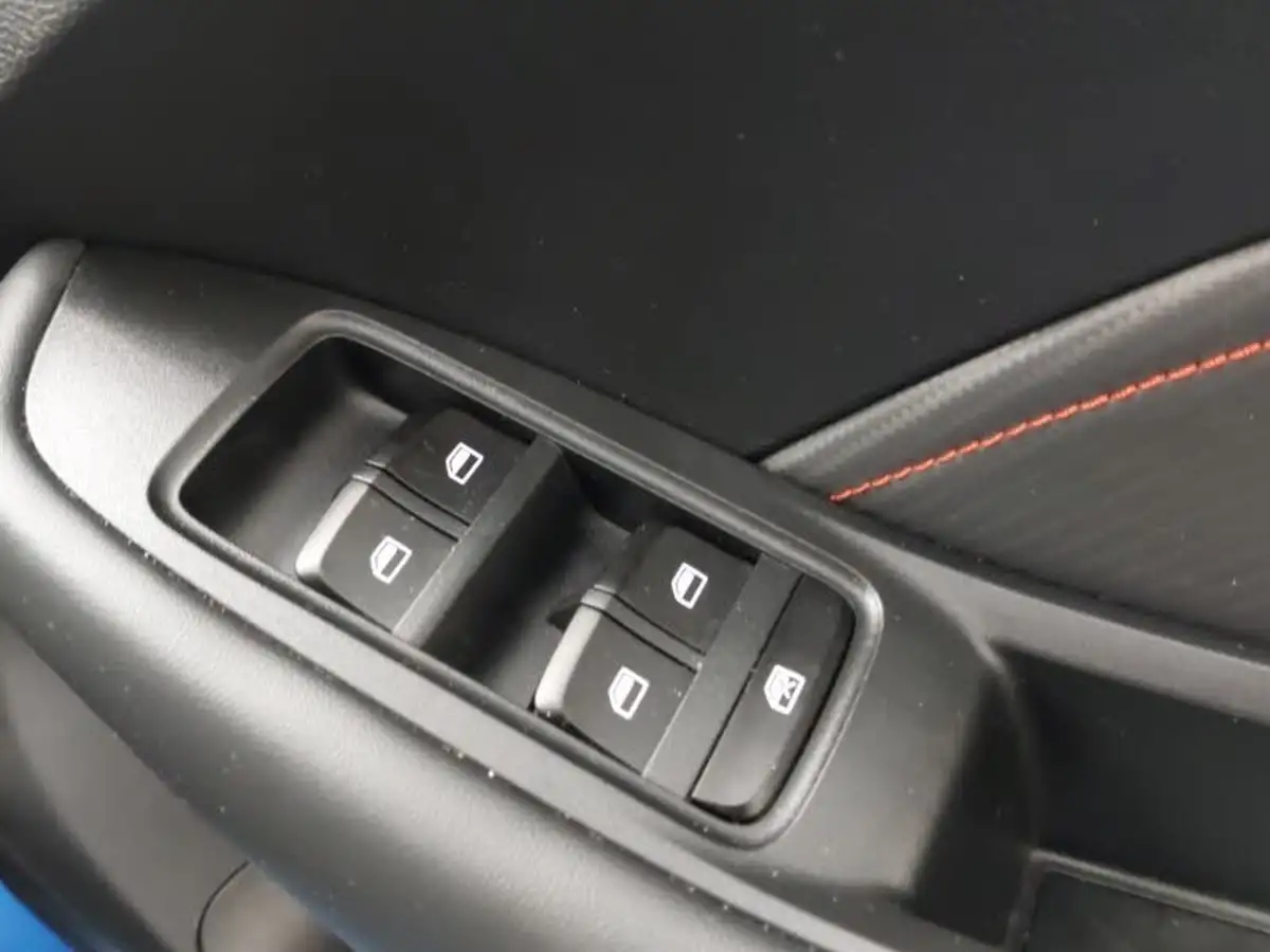 2024-mg-zs-suv-15-vti-tech-exclusive-big-11