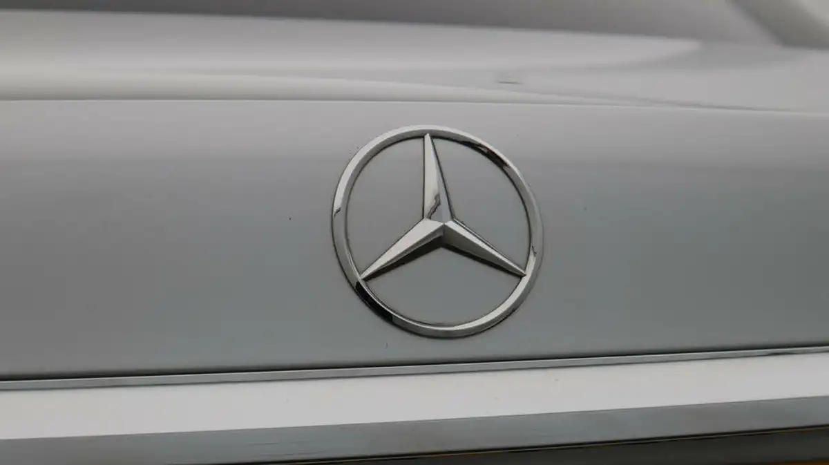 2019-mercedes-benz-e-class-20d-e220d-amg-line-night-edition-premium-saloon-4d-big-21
