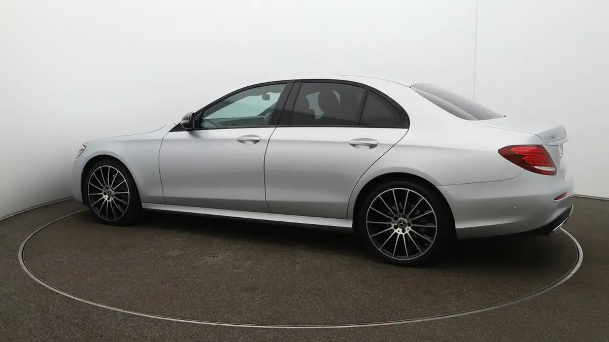 2019-mercedes-benz-e-class-20d-e220d-amg-line-night-edition-premium-saloon-4d-big-38