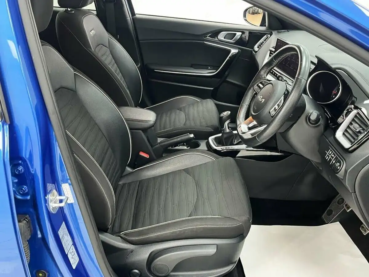 2022-kia-ceed-15-t-gdi-gt-line-big-29