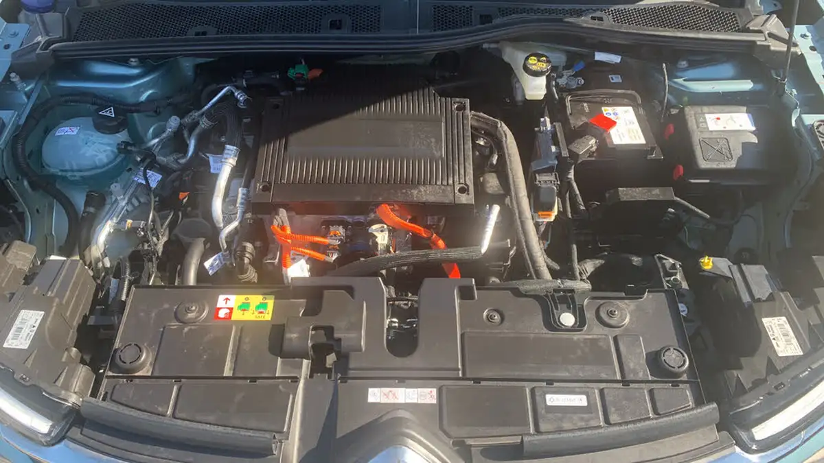 2023-citroen-c4-e-c-series-edition-big-17