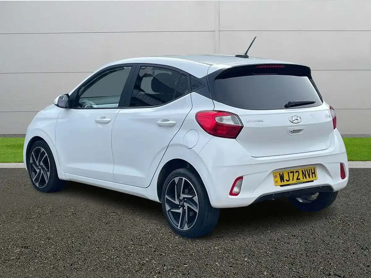 2022-hyundai-i10-10-premium-big-4