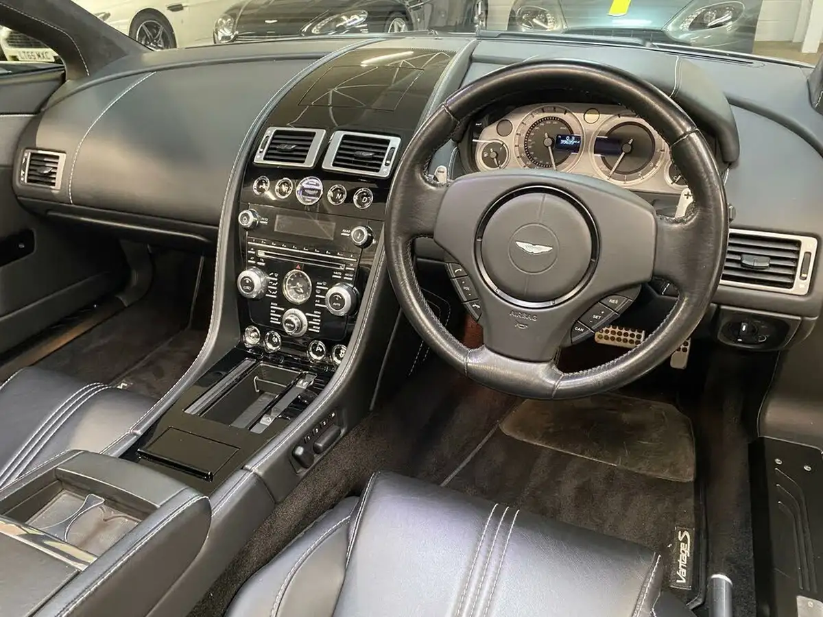 2012-aston-martin-vantage-47-s-roadster-convertible-big-10