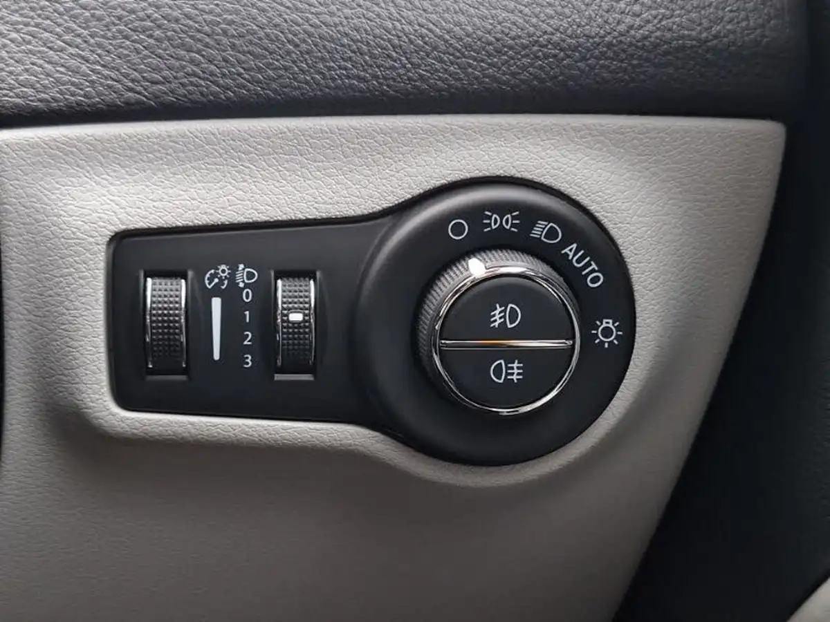 2021-jeep-compass-14-multiair-ii-limited-138bhp-big-13