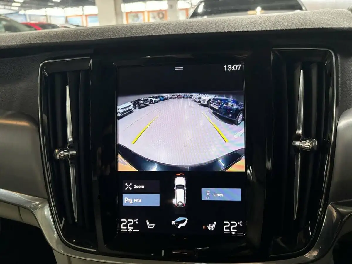 2020-volvo-v90-20td-d4-momentum-plus-big-12