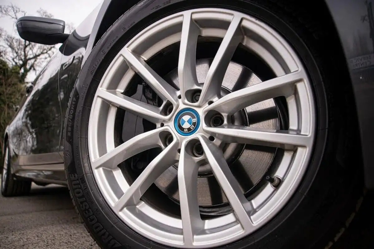 2021-bmw-3-series-20-330e-se-pro-touring-5d-big-36