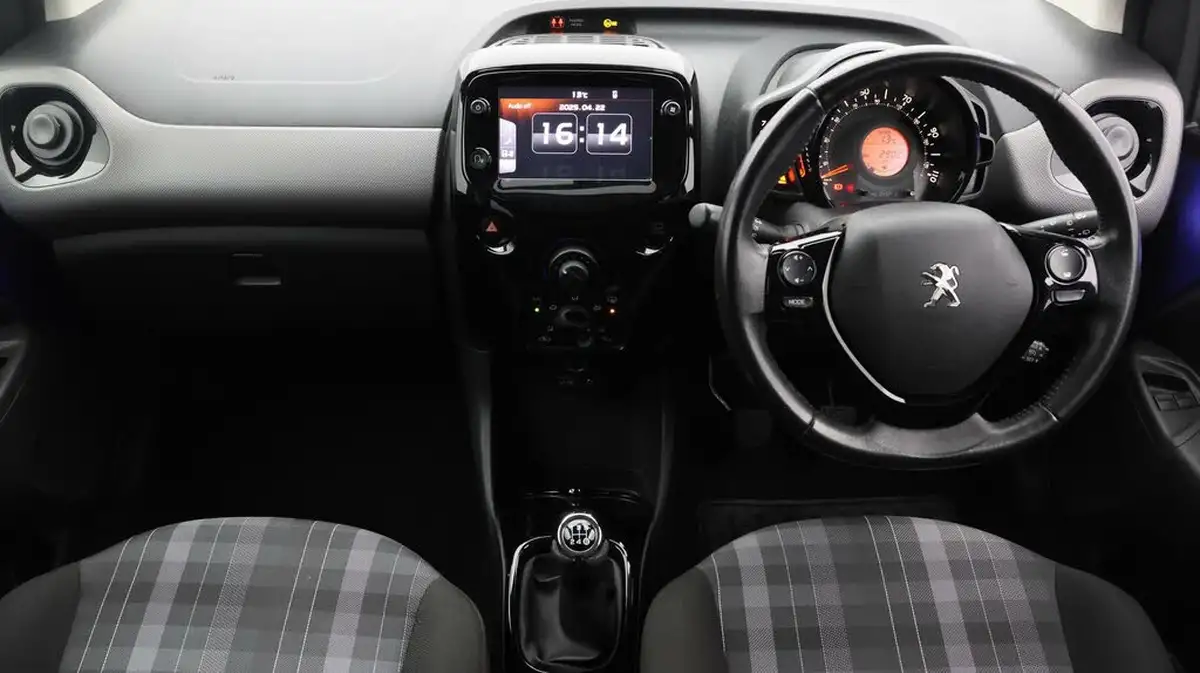 2019-peugeot-108-10-allure-hatchback-5d-big-12