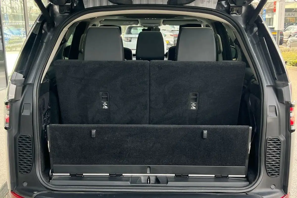 2020-land-rover-discovery-30-sd6-hse-luxury-big-35