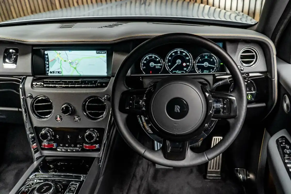 2024-rolls-royce-cullinan-675-big-25