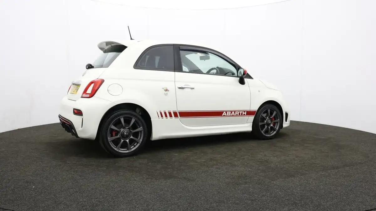 2017-abarth-595-14-tjet-big-26