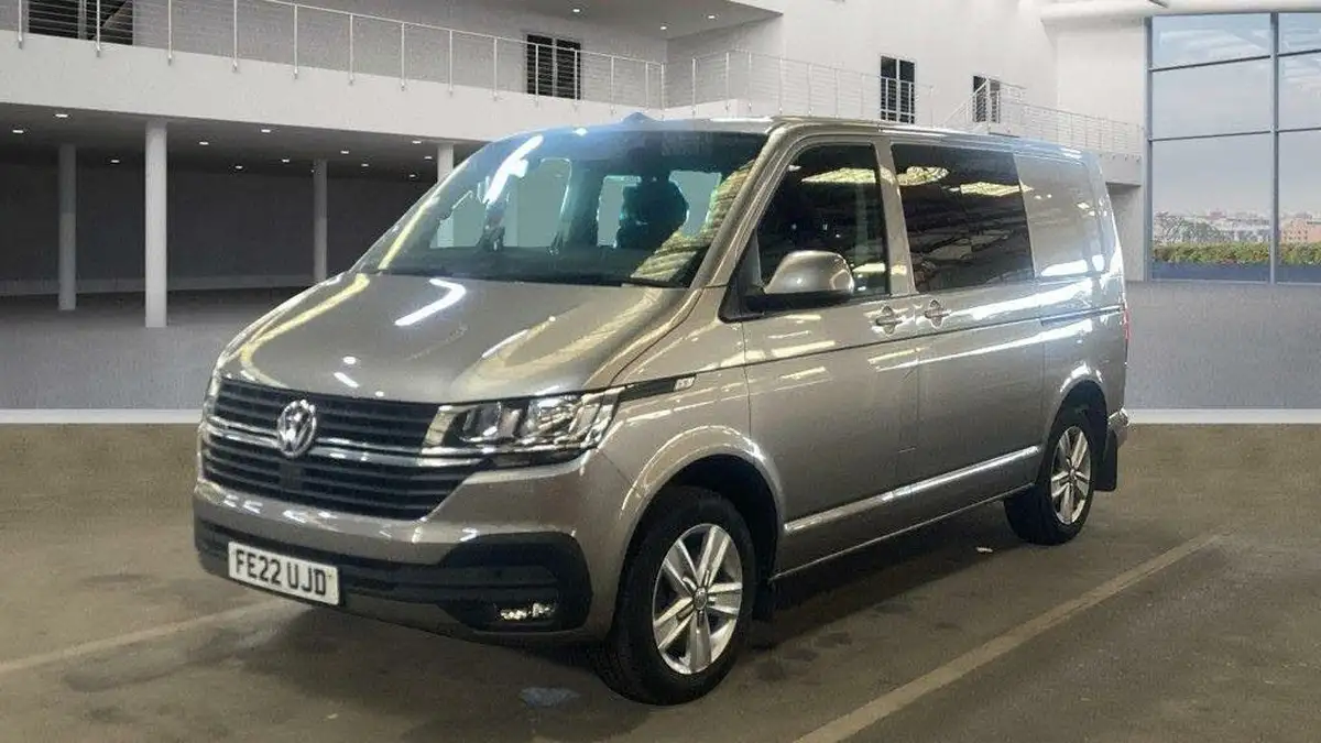 2022-volkswagen-transporter-20bitdi-t32-highline-bmt-swb-4motion-199pseu6dt-e-kombi-big-5