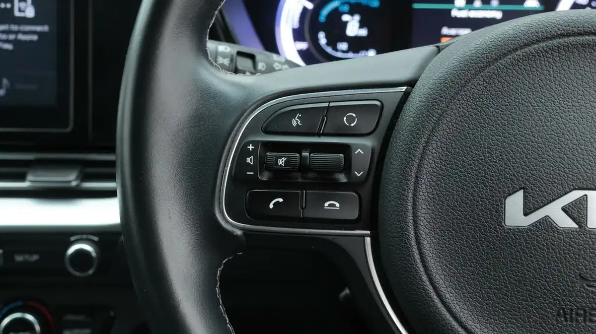 2022-kia-niro-16-gdi-2-139bhp-156kwh-big-23