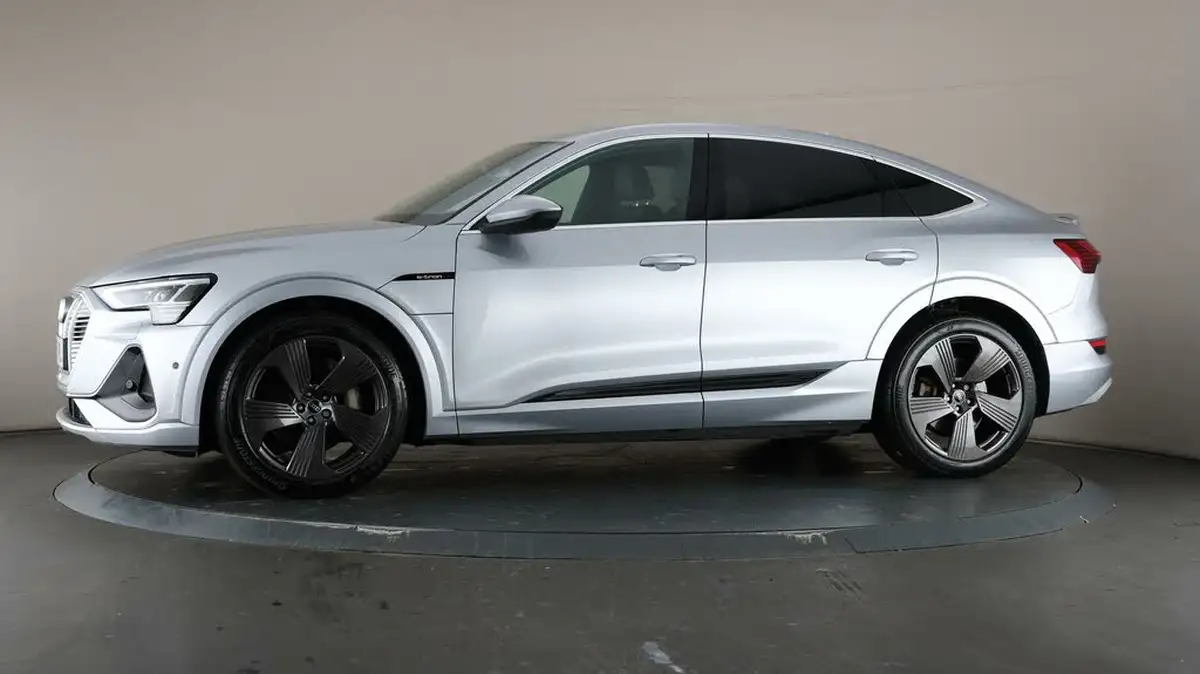2021-audi-e-tron-55e-s-line-sportback-big-33