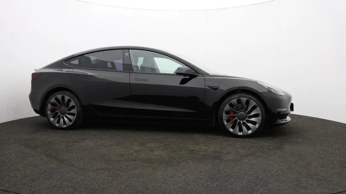 2021-tesla-model-3-e-performance-awd-big-34