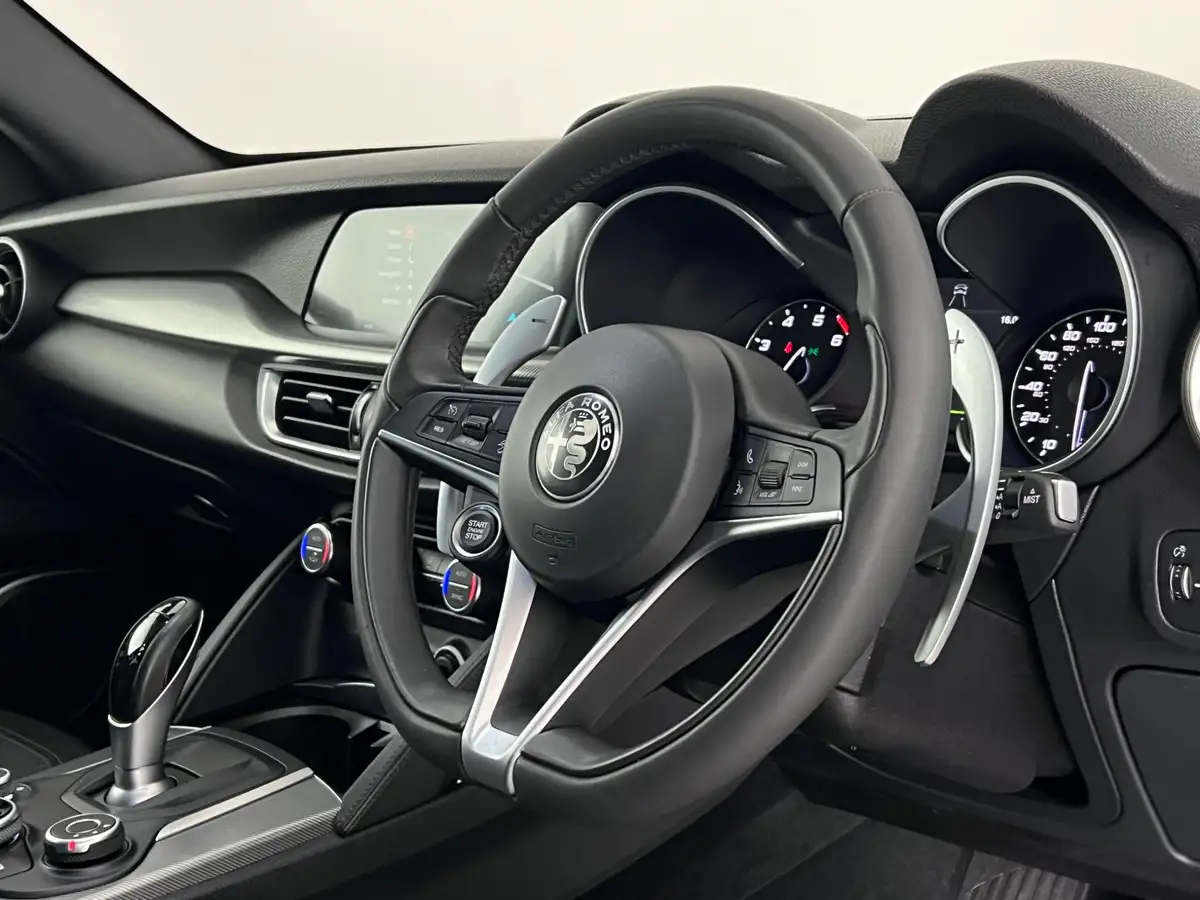 2018-alfa-romeo-stelvio-20-speciale-big-20