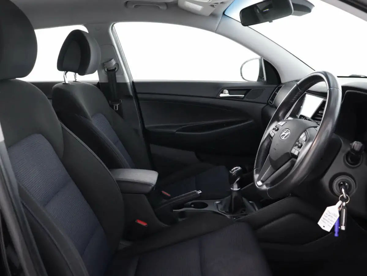 2018-hyundai-tucson-17crdi-blue-drive-se-nav-116ps-big-33