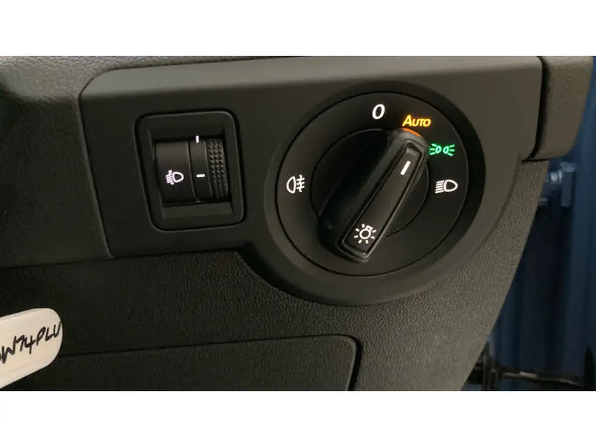 2025-volkswagen-t-cross-10-tsi-r-line-big-29