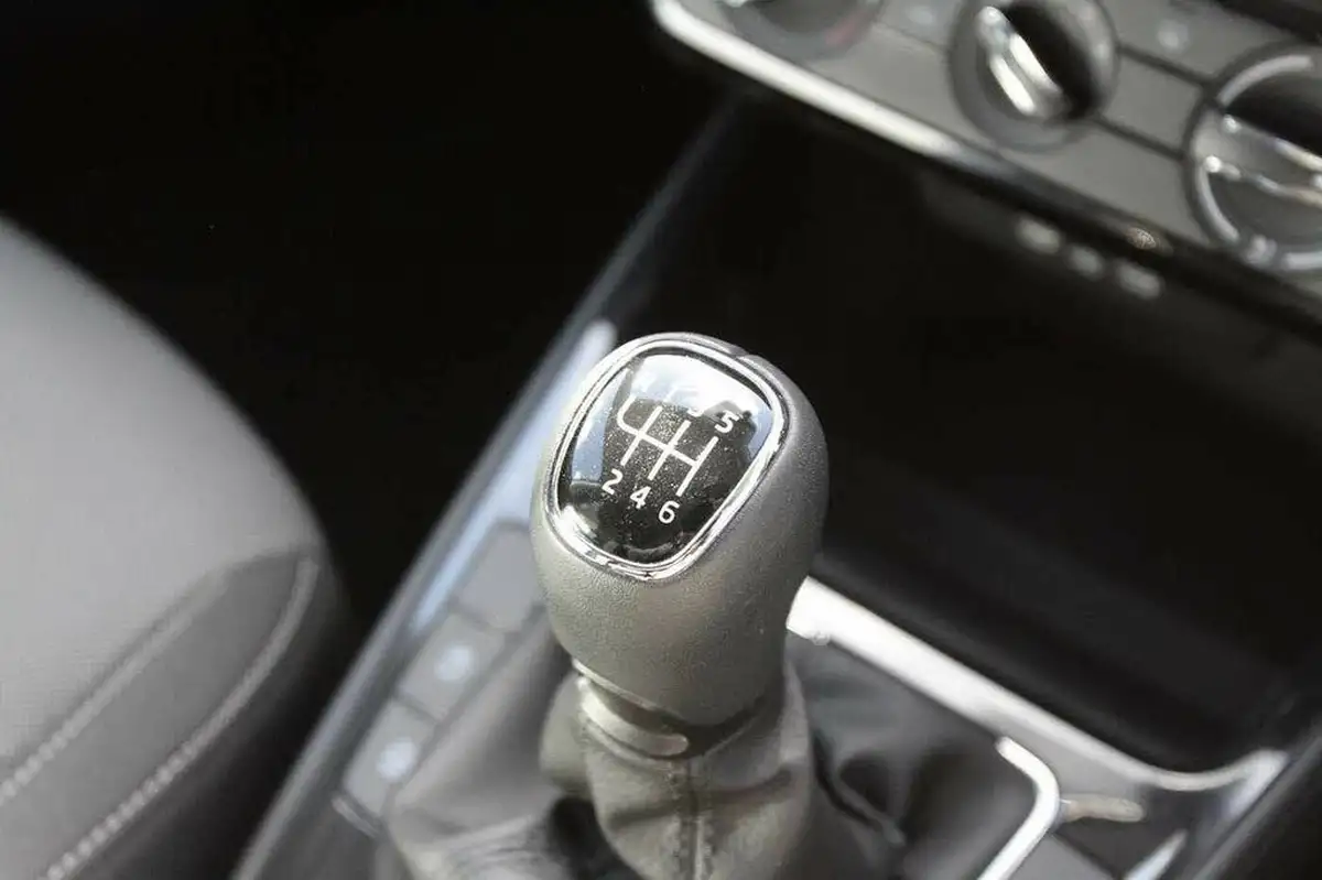 2024-skoda-fabia-10-tsi-colour-edition-116ps-big-12