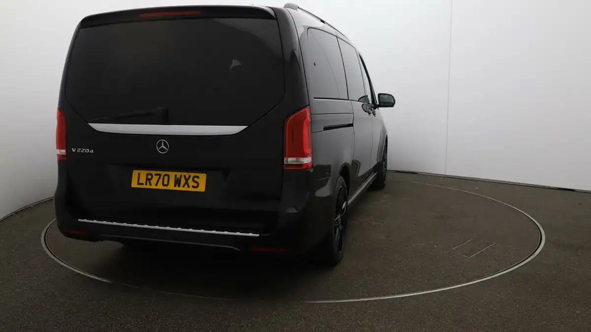 2020-mercedes-benz-v-class-20d-v220d-amg-line-long-big-50