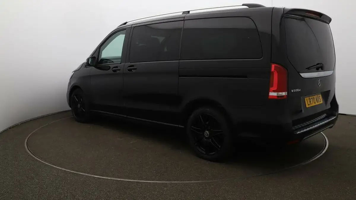 2020-mercedes-benz-v-class-20d-v220d-amg-line-long-big-5