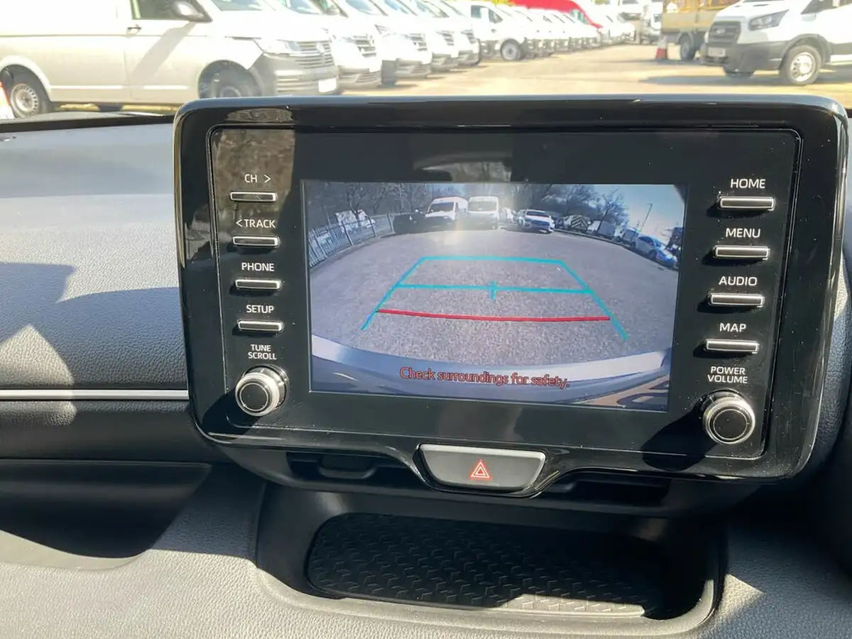 2022-toyota-yaris-15-vvt-i-icon-big-19