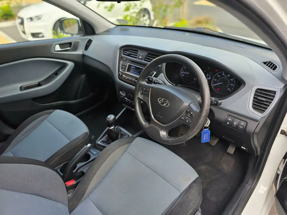 2016-hyundai-i20-12-se-hatchback-5d-big-22