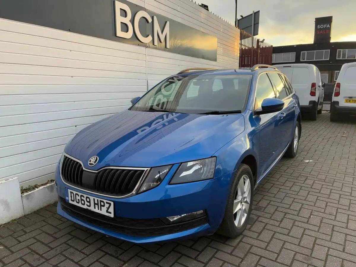2019-skoda-octavia-16tdi-se-technology-estate-big-4