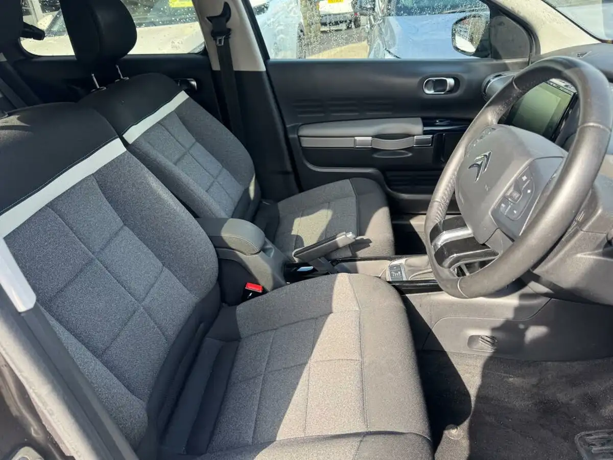 2019-citroen-c4-cactus-12-puretech-flair-130ps-eat6-big-5