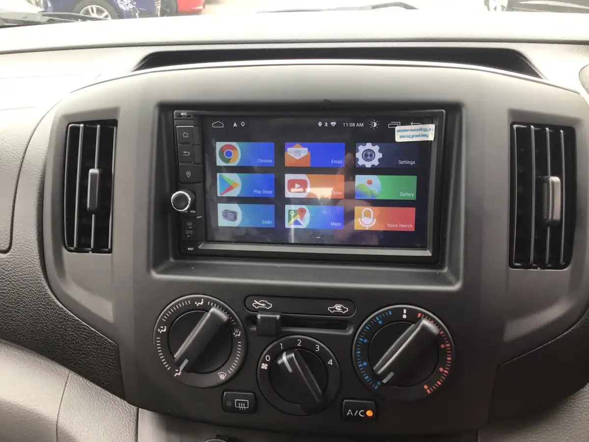 2021-nissan-nv200-big-17