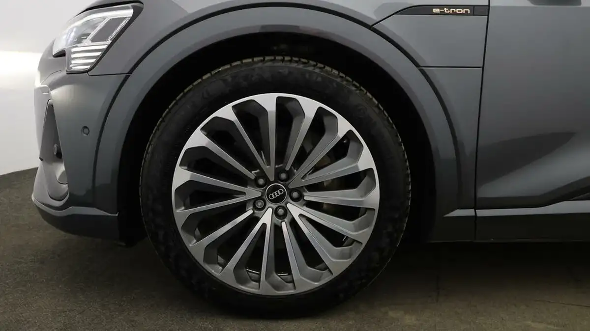 2021-audi-e-tron-50e-s-line-station-wagon-big-17