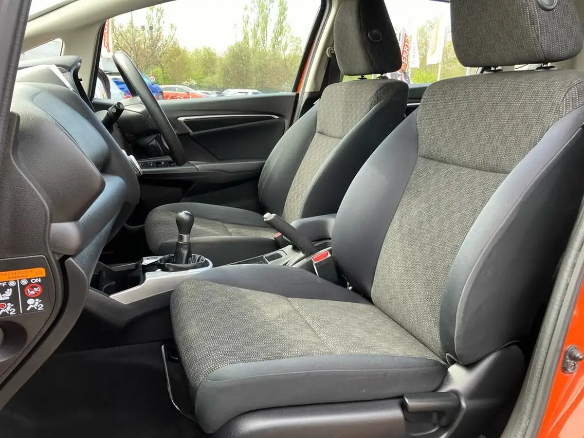 2015-honda-jazz-13-i-vtec-se-big-23
