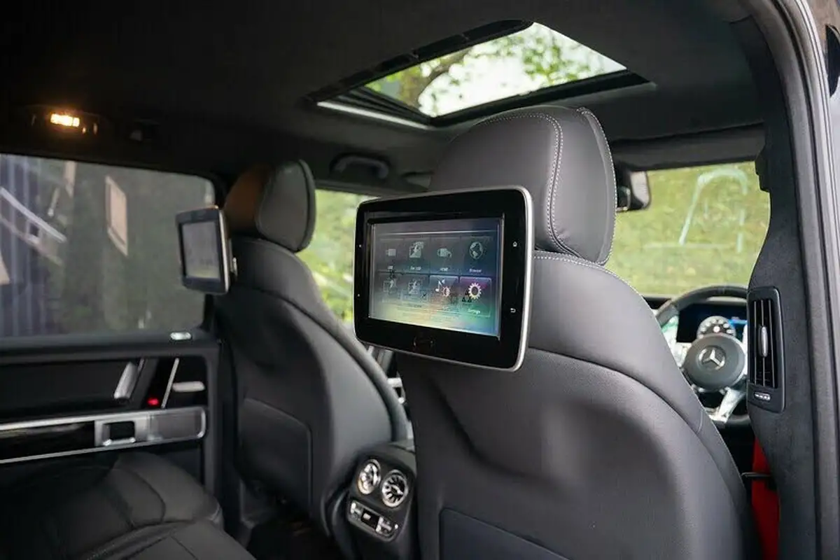 2023-mercedes-benz-g-class-40-g63-amg-big-14