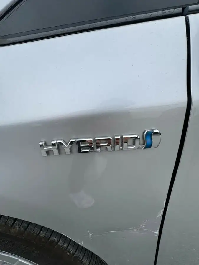 2010-toyota-prius-big-10