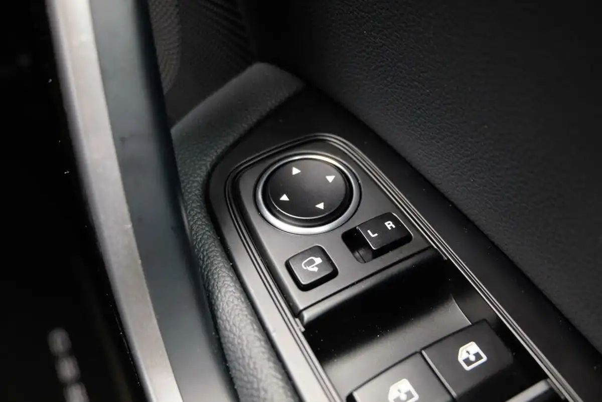 2024-kia-xceed-15-t-gdi-3-dct-big-25