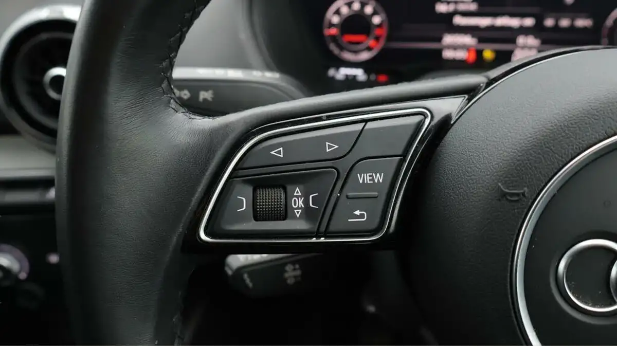 2022-audi-q2-10-30-tfsi-sport-big-23