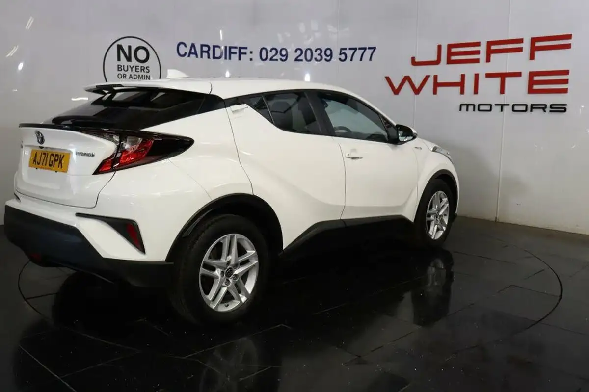 2022-toyota-c-hr-18-vvt-i-icon-big-5