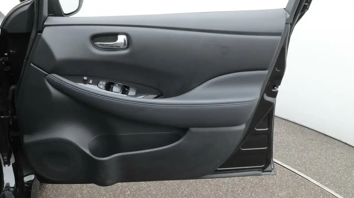 2020-nissan-leaf-e-n-connecta-big-15