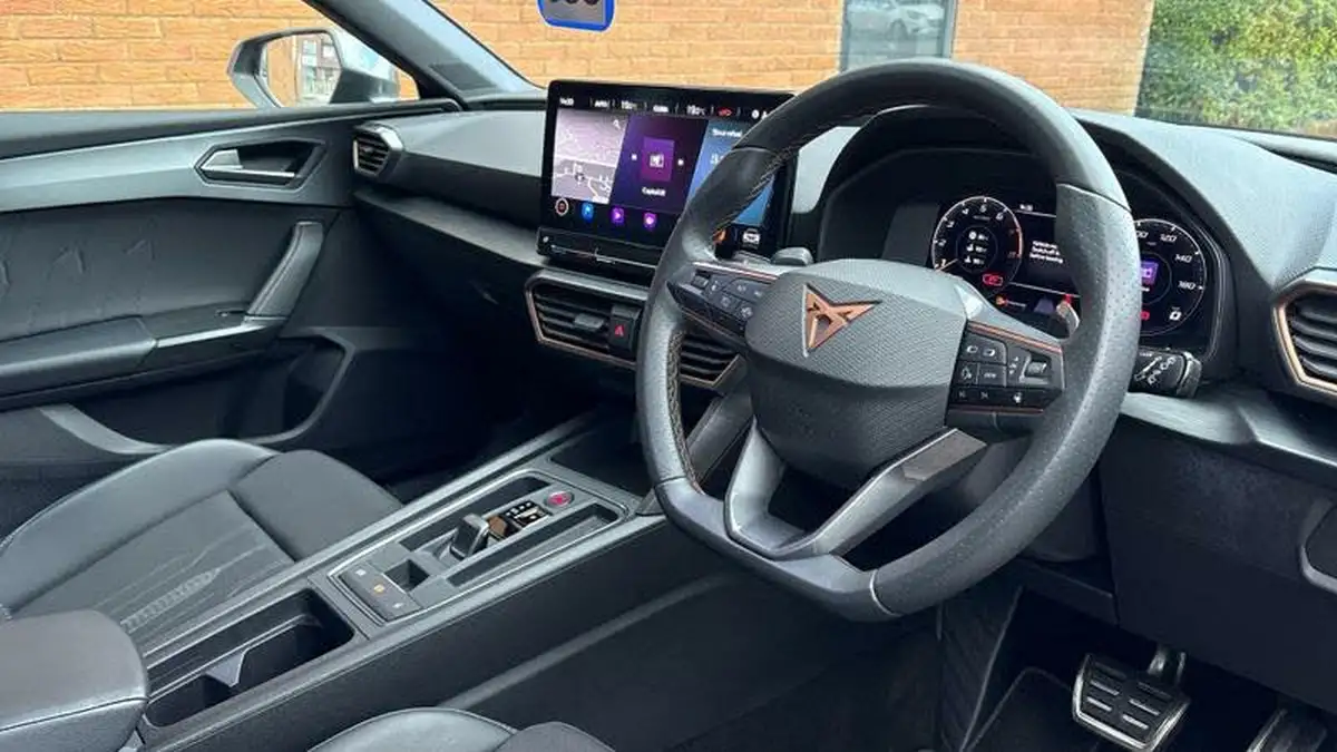 2023-cupra-leon-nf-20-tsi-vz2-300ps-hatchback-big-5