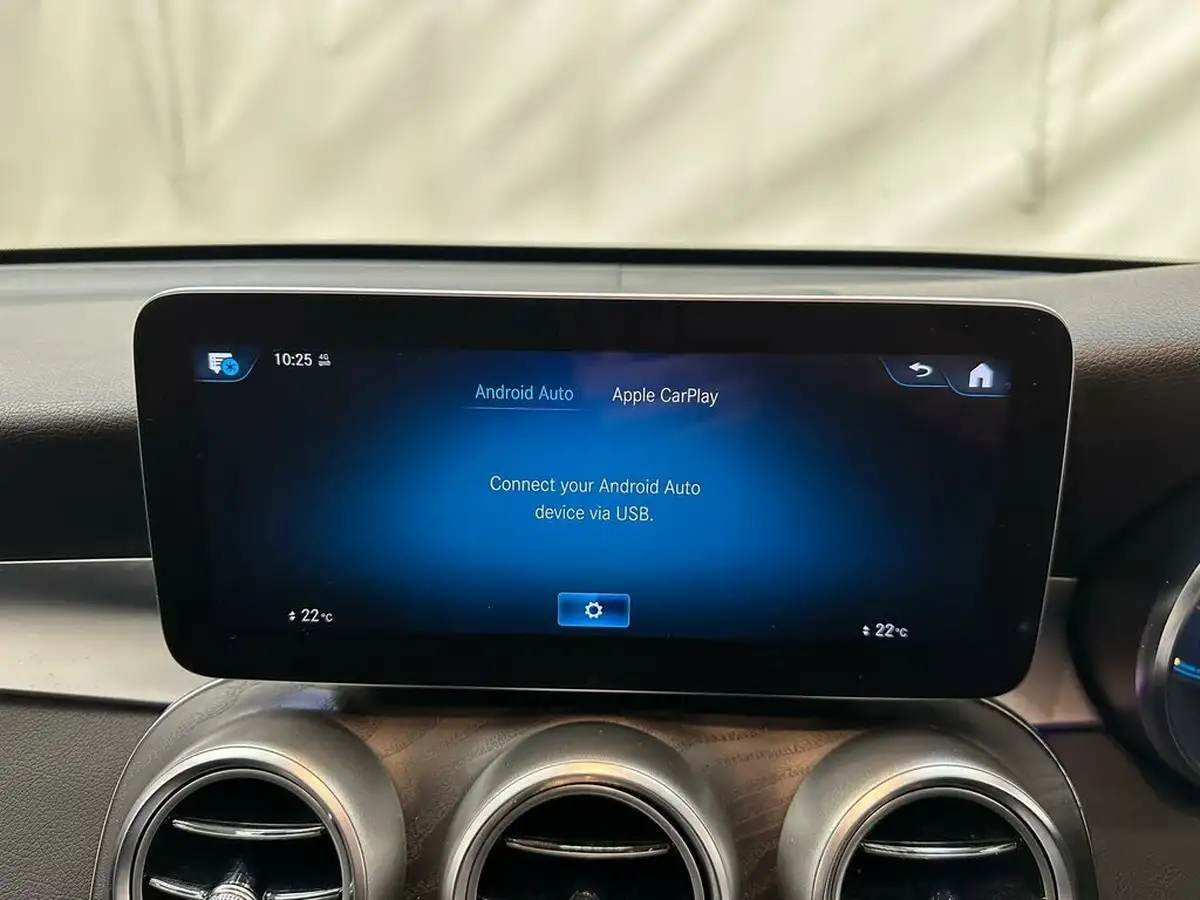 2020-mercedes-benz-glc-class-20d-glc300d-amg-line-premium-station-wagon-5d-big-10
