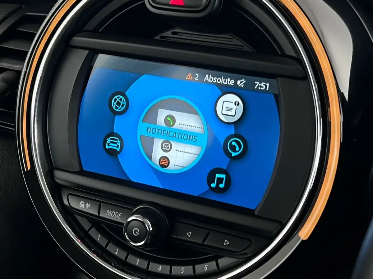 2019-mini-cooper-15-cooper-classic-hatchback-3d-big-18
